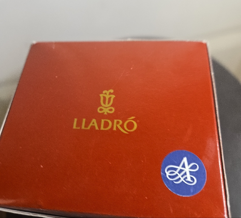 Lladro 1999 Collectors White Porcelain Christmas Bell Ornament With Box - Picture 7 of 10